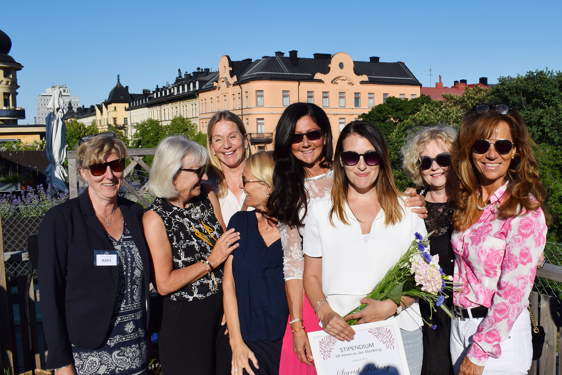 På bild från vänster till höger: Marie Molin, Marie Ehrling, Carola Mättää, Bibi Rödöö, Lena Ahlström, Sigrid Sörberg, Gry Mölleskog och Marita Hellberg